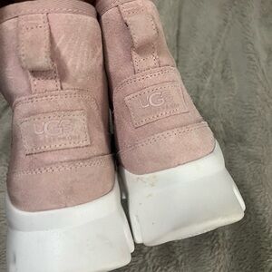 Uggs Palomar sz 8.5 baby pink